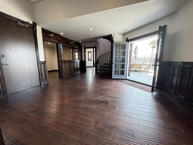 More Photos Of 13323 W Washington Blvd, Culver City Office Residential For Lease