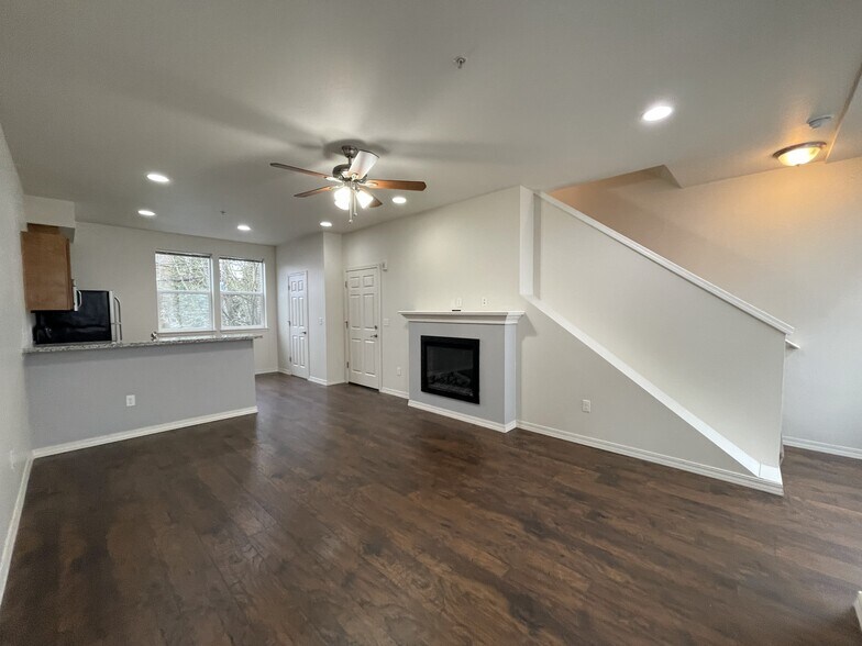 More Photos Of 5490 SE Milwaukie Ave, Portland Apartments For Sale