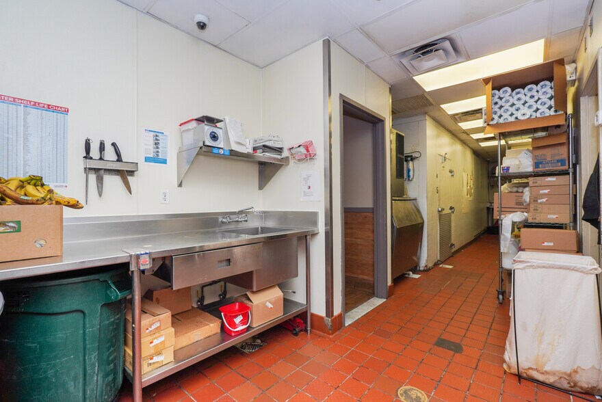 More Photos Of 933-939 Richmond Ave, Staten Island Freestanding For Sale