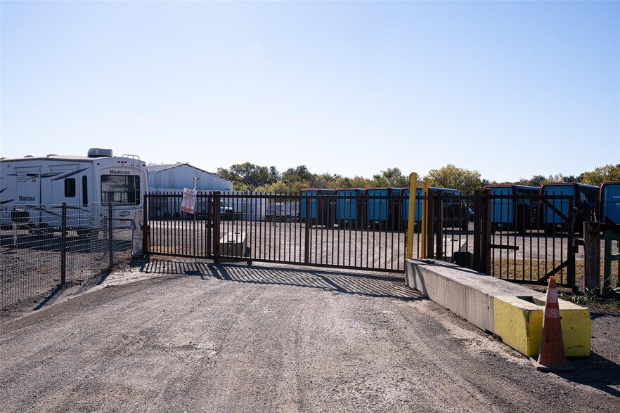 More Photos Of 3879 Rendon Rd, Fort Worth Land For Lease