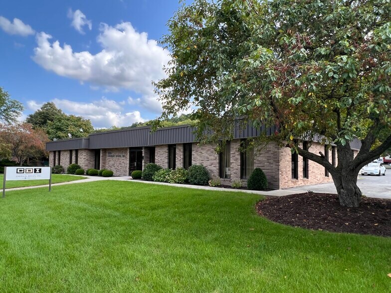 More Photos Of 285 Market St, Lockport Office For Sale