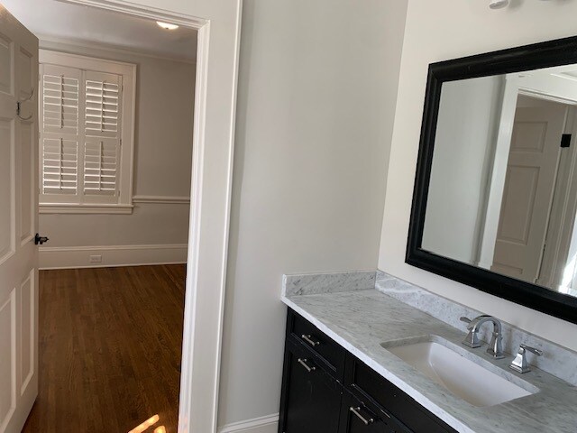 More Photos Of 1814 Euclid Ave, Charlotte Office For Lease