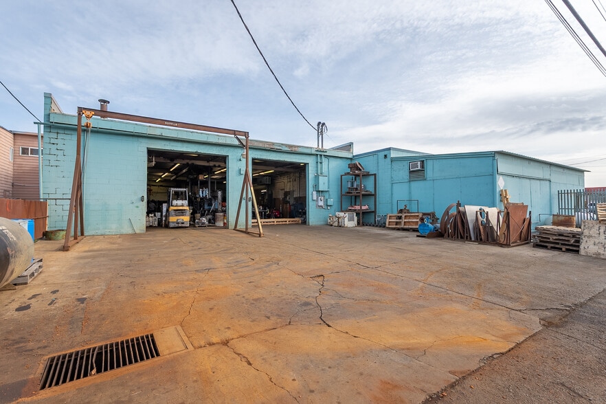 More Photos Of 612 W 3rd Ave, Moses Lake Industrial For Sale