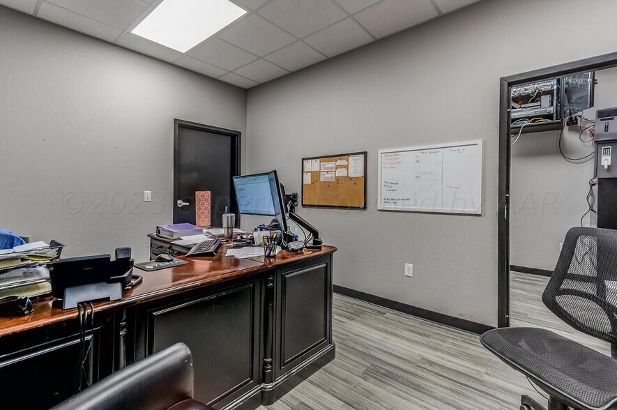 More Photos Of 7845 Canyon Dr, Amarillo Loft Creative Space For Lease