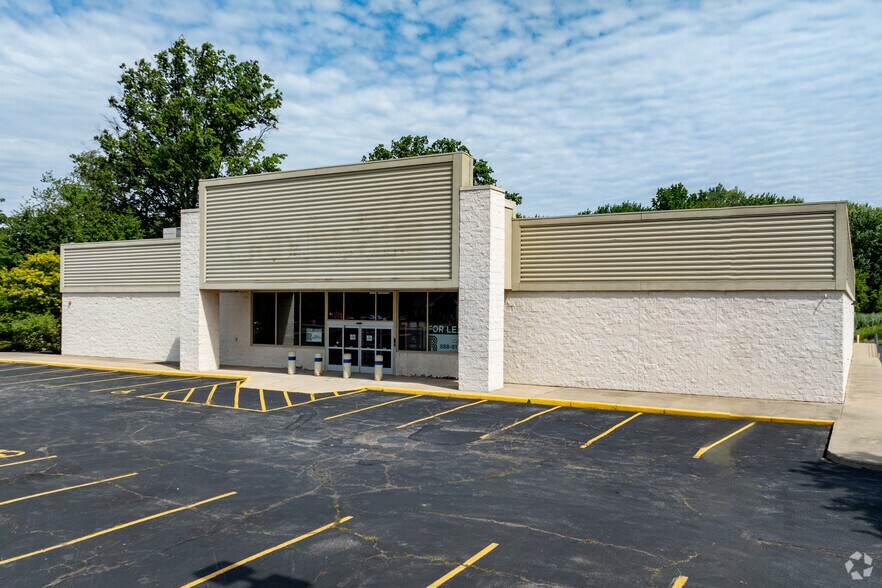 More Photos Of 33459 Vine St, Eastlake Freestanding For Lease