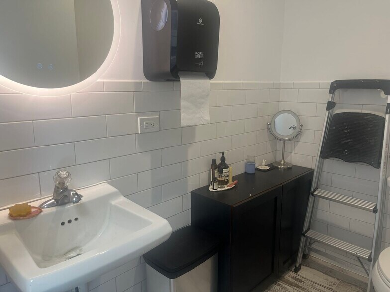 More Photos Of 80 Main St, Madison Office For Lease