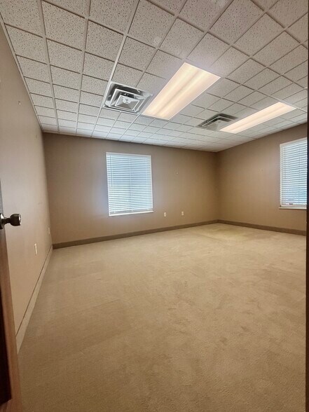 More Photos Of 2240 E Hill Rd, Grand Blanc Medical For Lease