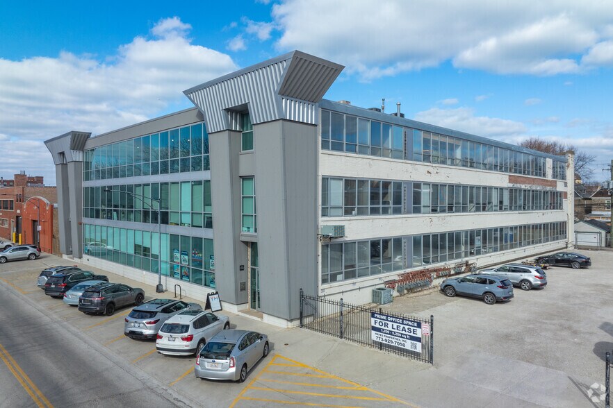 More Photos Of 4619-4621 N Ravenswood Ave, Chicago Office For Lease