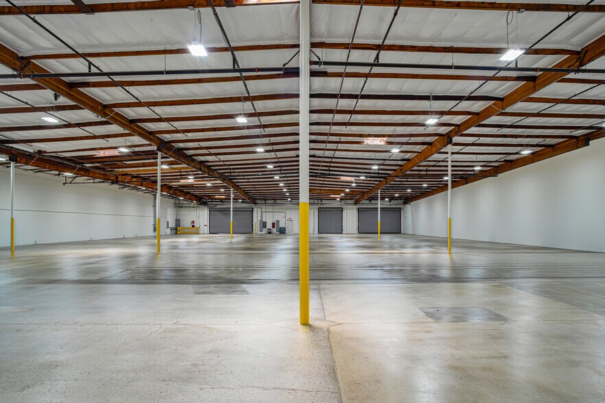 More Photos Of 15148 Bledsoe St, Sylmar Unknown For Lease