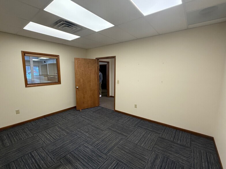 More Photos Of 803 Linway Dr, Goshen General Retail For Sale