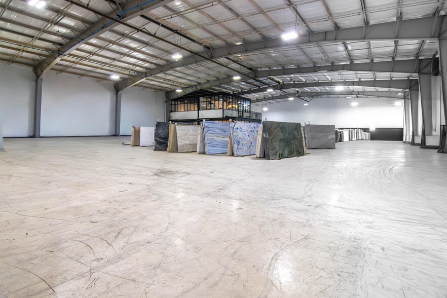 Primary Photo Of 1921 5th Ave S, Saint Petersburg Warehouse For Lease