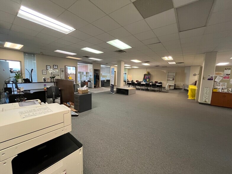 More Photos Of 422 6th St, New Westminster Loft Creative Space For Lease