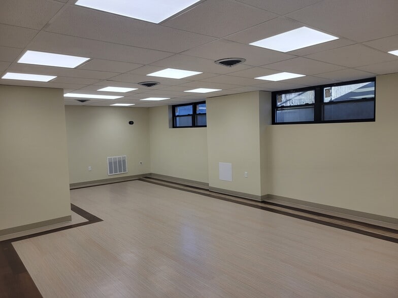 More Photos Of 160 Commack Rd, Commack Medical For Lease