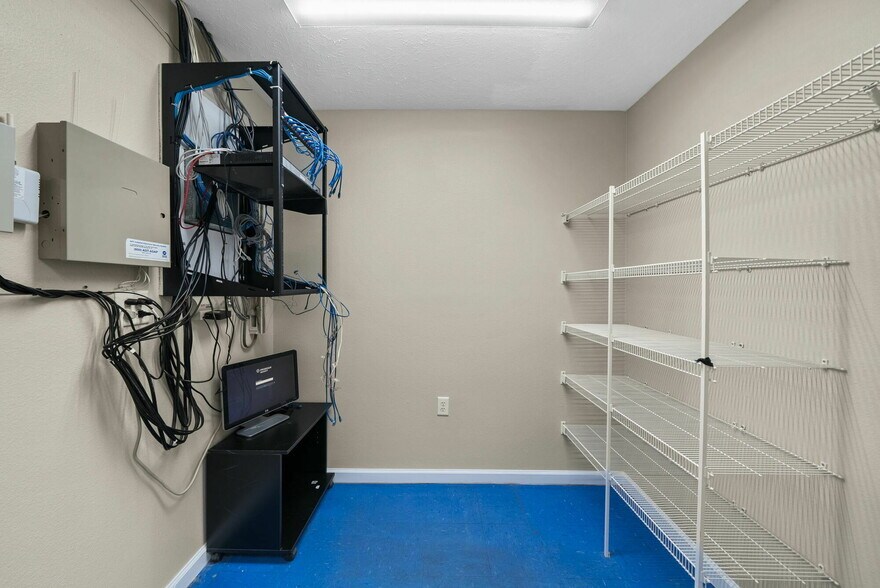 More Photos Of 1225 Transmitter Rd, Panama City Warehouse For Lease