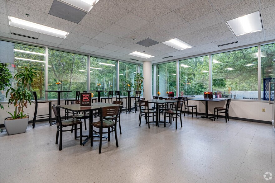 More Photos Of 7501 Boulder View Dr, North Chesterfield Unknown For Lease