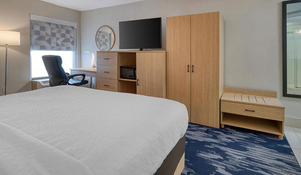More Photos Of 1030 State Road 229, Batesville Hotel For Sale