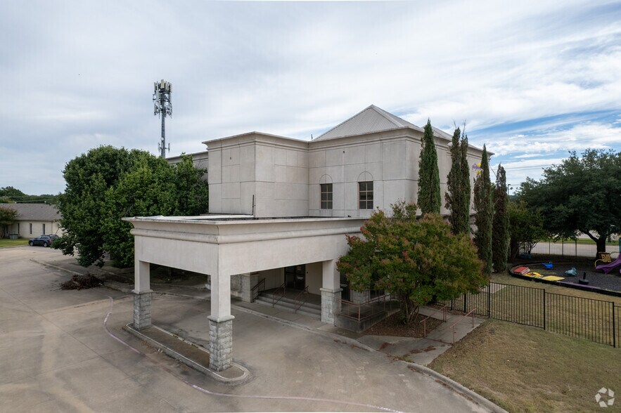 More Photos Of 2925 Riverglen Dr, Fort Worth Loft Creative Space For Sale