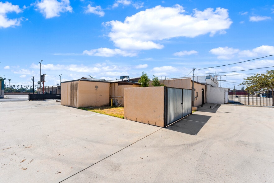 More Photos Of 352 W Highland Ave, San Bernardino Freestanding For Sale