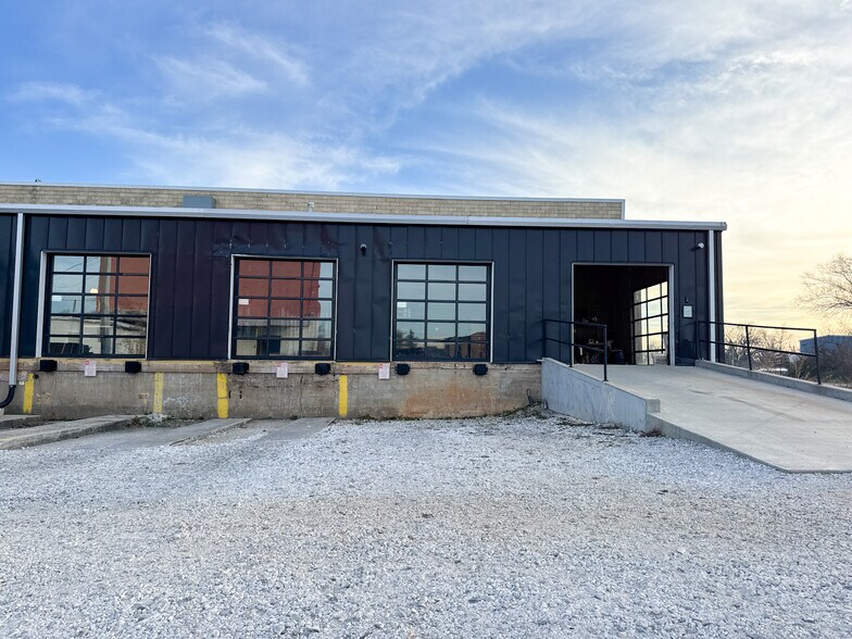 More Photos Of 600 S 1st St, Rogers Industrial For Sale
