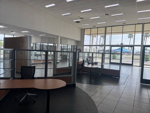 More Photos Of 4625 Wible Rd, Bakersfield Auto Dealership For Lease