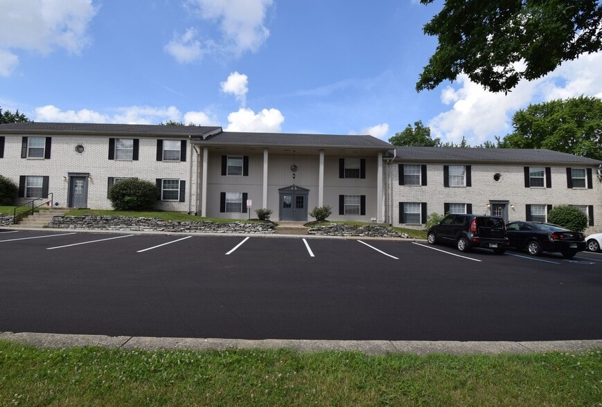 More Photos Of 240 Grovewood Pl, Beech Grove Apartments For Sale