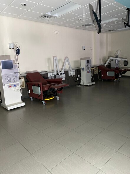 More Photos Of 4300-4302 Fairmont Pky, Pasadena Unknown For Lease