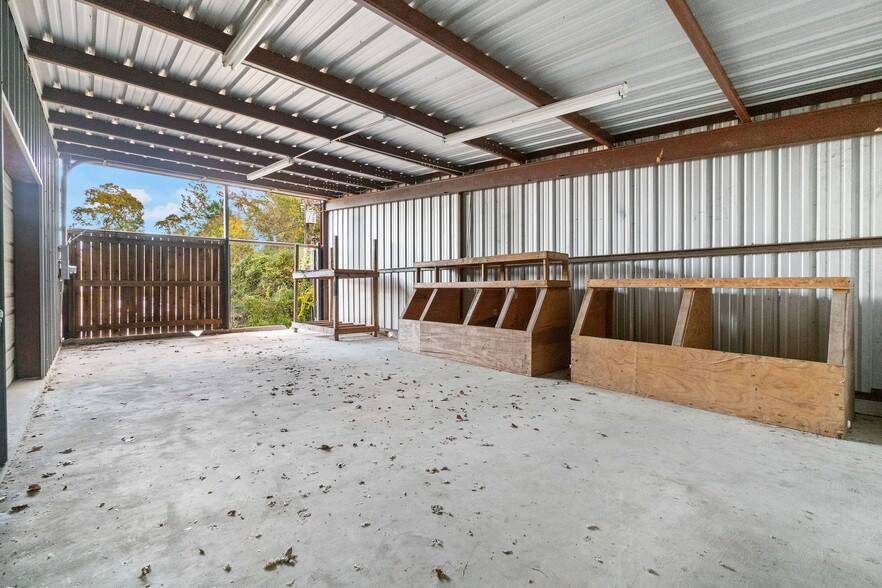 More Photos Of 32219 Tamina Rd, Magnolia Distribution For Lease