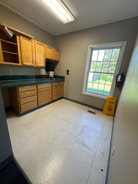 More Photos Of 4211 Division Ave, Comstock Park Office For Sale