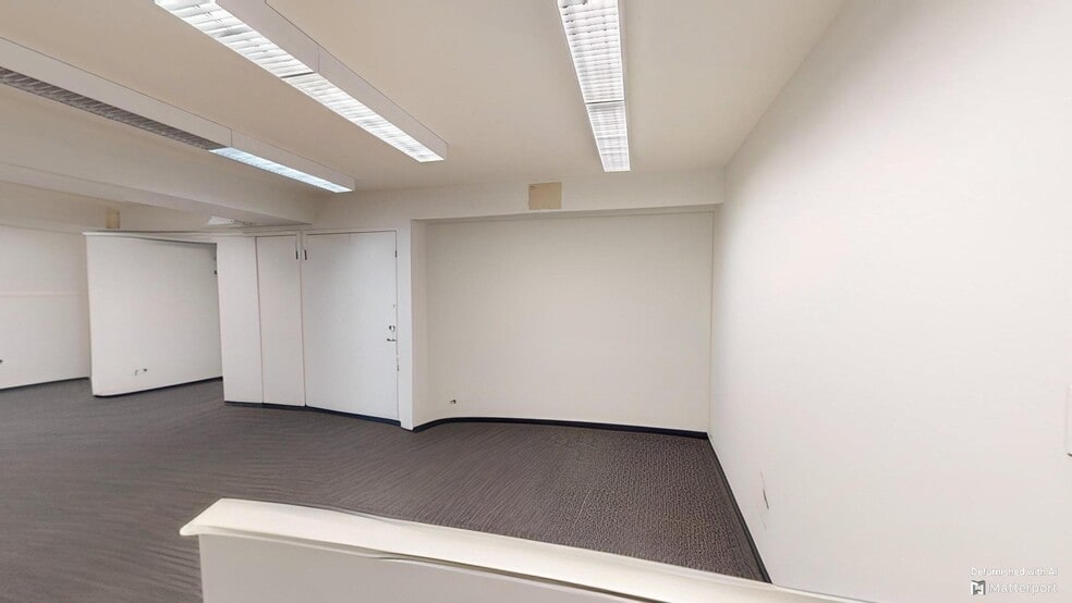 More Photos Of 627 Bloor St W, Toronto Office For Lease