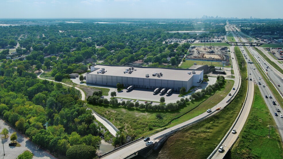 More Photos Of 80 Jane St, Mesquite Distribution For Lease