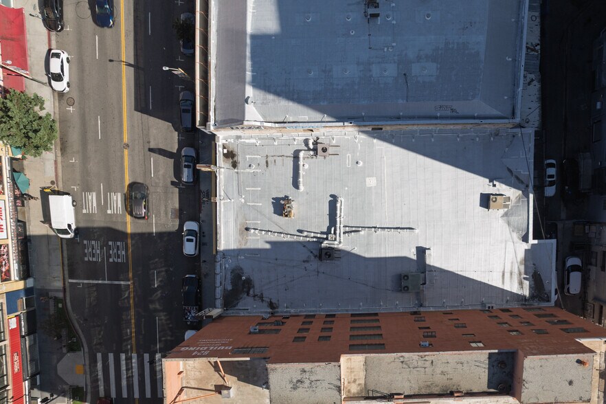 More Photos Of 818 S Los Angeles St, Los Angeles General Retail For Sale