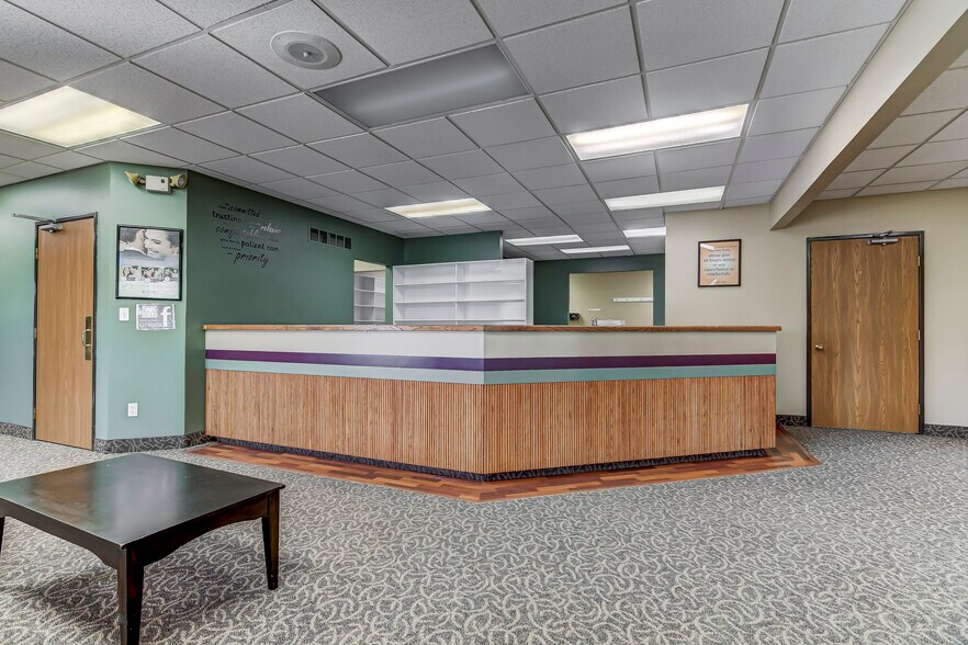 More Photos Of 2965 S MacArthur Blvd, Springfield Medical For Sale