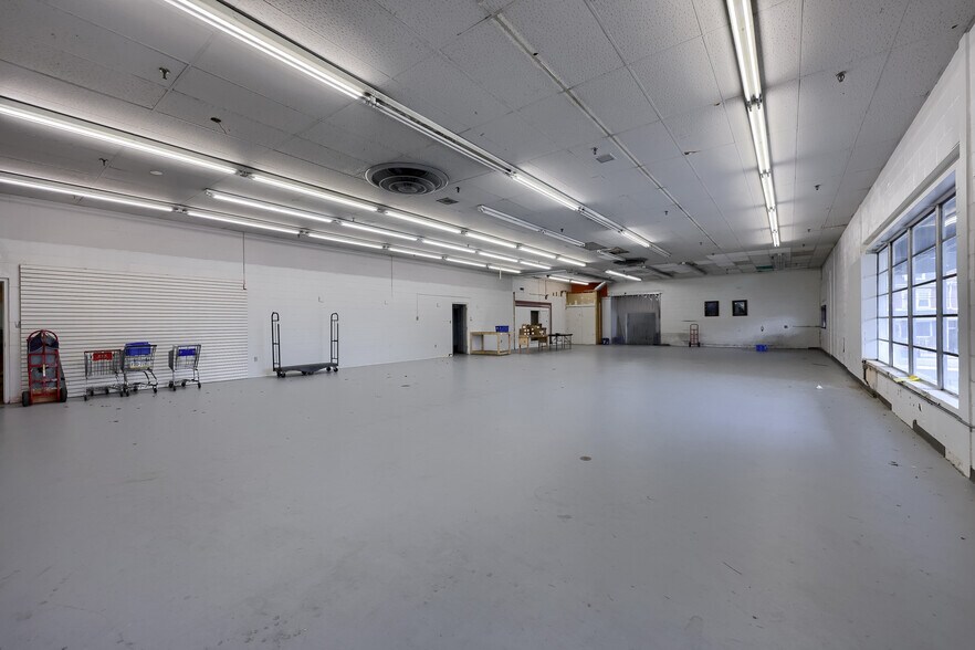 More Photos Of 345 Morgantown Rd, Reading Warehouse For Lease