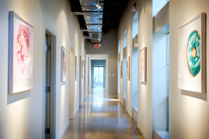 More Photos Of 5226 Elm St, Bellaire Light Distribution For Sale