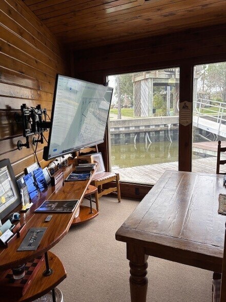 More Photos Of 1500 Marina Bay Dr, Kemah Marina For Lease