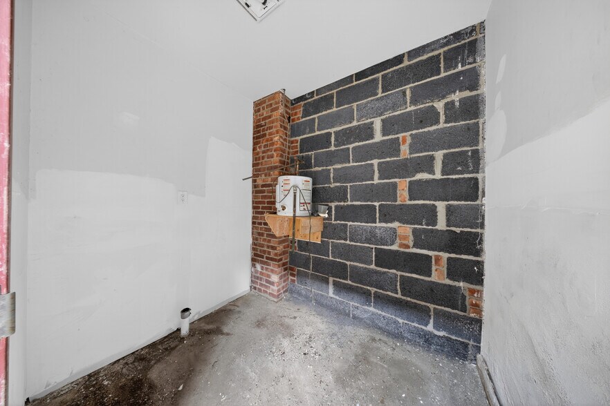 More Photos Of 21512 42nd Ave, Bayside Industrial For Sale