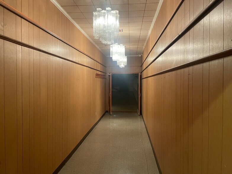 More Photos Of 11 W King St, Littlestown Storefront Retail Office For Sale