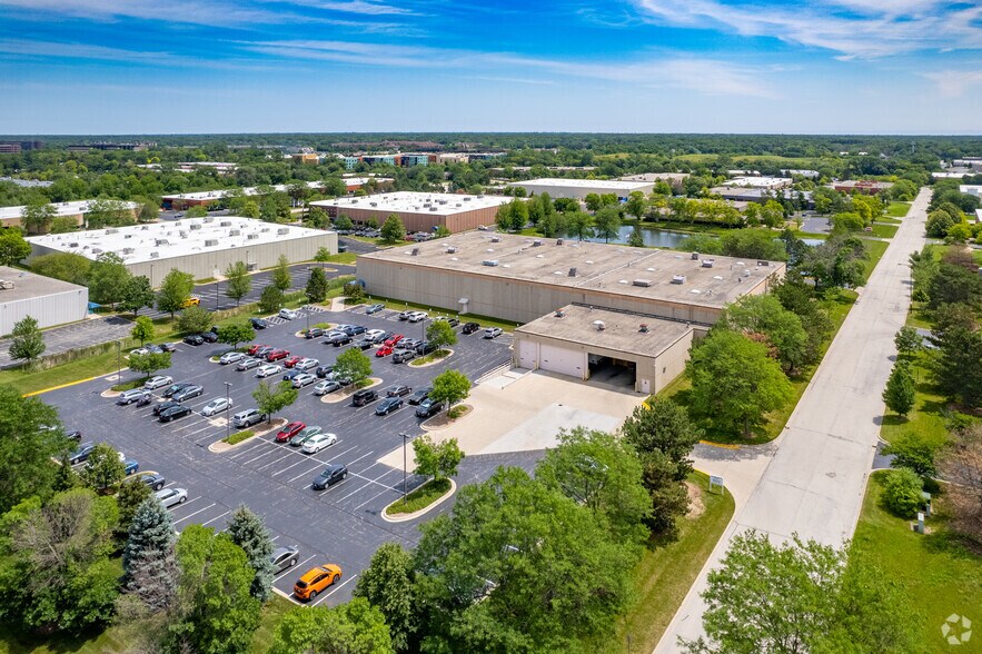 More Photos Of 900 Corporate Grove Dr, Buffalo Grove Warehouse For Lease