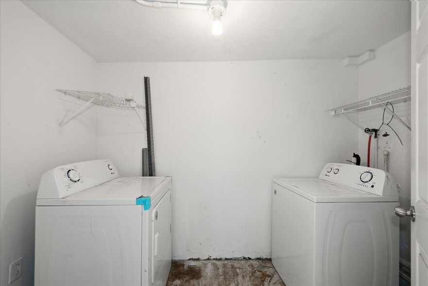 More Photos Of 1905 Oakley Ave, Fort Myers Apartments For Sale