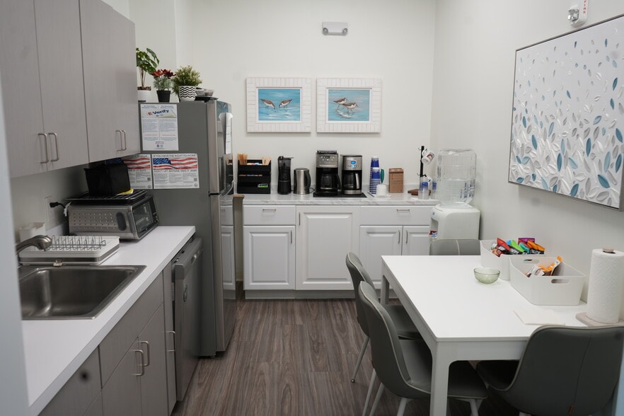 More Photos Of 13553 Atlantic Blvd, Jacksonville Office For Lease