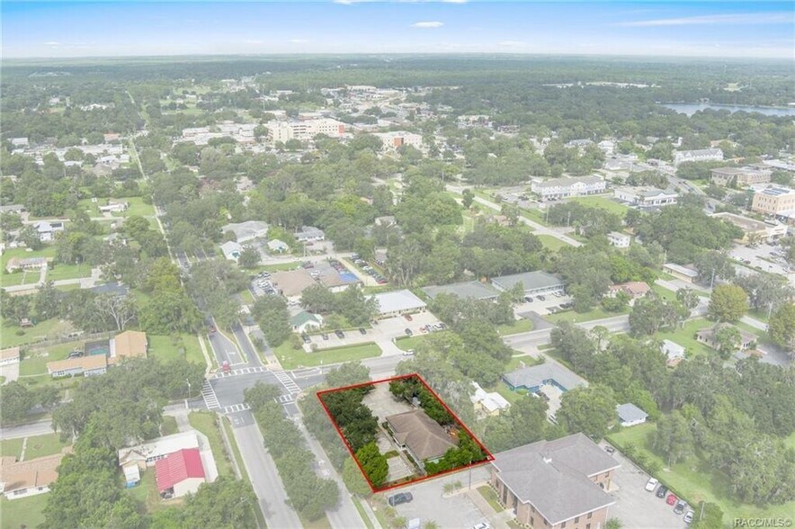 More Photos Of 102 E Highland Blvd, Inverness Drugstore For Sale