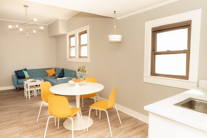 More Photos Of 185 Church St, Concord Freestanding For Lease