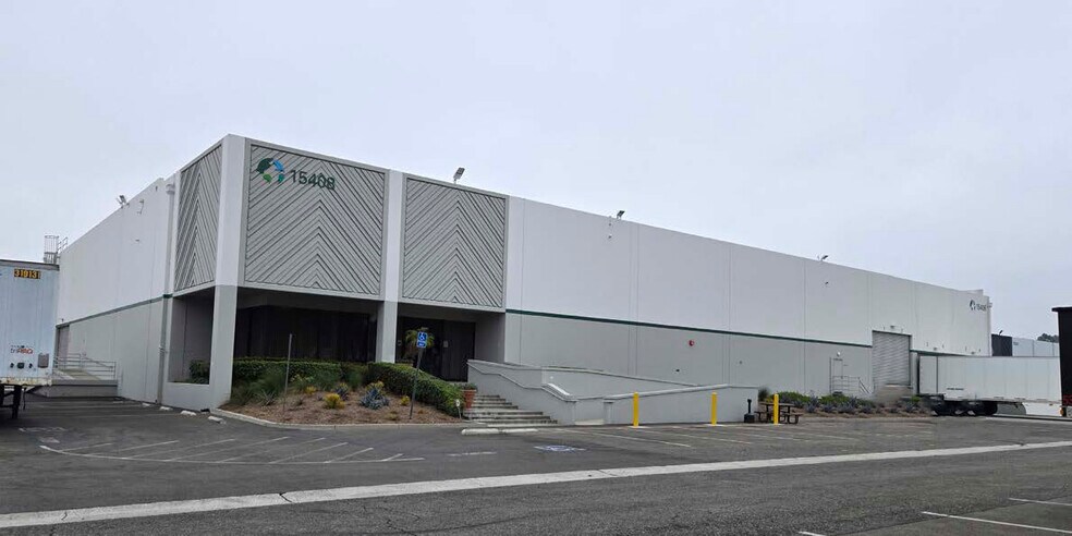 Primary Photo Of 15408 Blackburn Ave, Norwalk Distribution For Lease