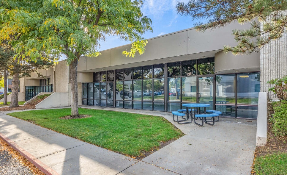 More Photos Of 8100 Emerald St, Boise Office For Sale
