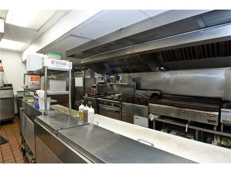 More Photos Of 728 Copeland St, Pittsburgh Freestanding For Sale