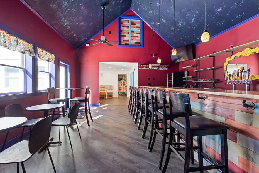 More Photos Of 205 W Main St, Liberty Restaurant For Sale