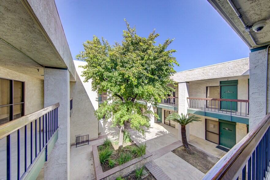 More Photos Of 4949 Buckley Way, Bakersfield Office For Sale