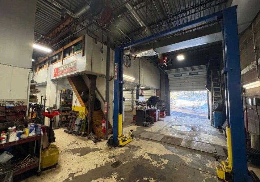 More Photos Of 324 E Main St, Smithtown Freestanding For Sale