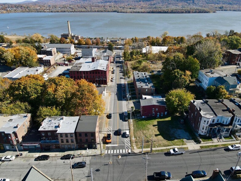 Primary Photo Of 77 Renwick St, Newburgh Distribution For Sale