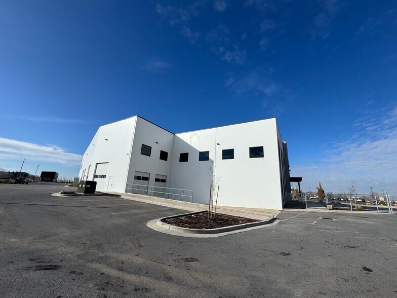 More Photos Of 4655 W California Ave, Salt Lake City Manufacturing For Lease
